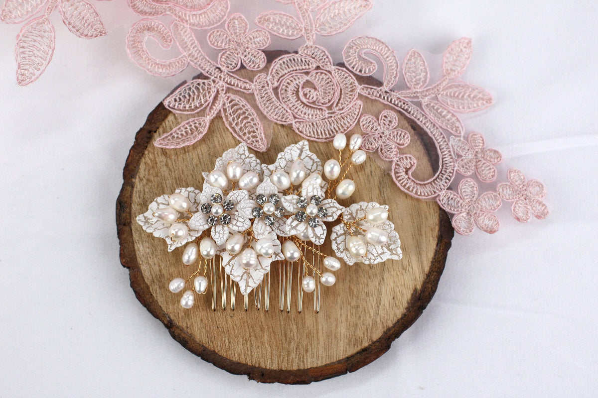 White Flower Pearl Wedding Hair Comb, Gold Bridal Hair Piece, 6 Inch