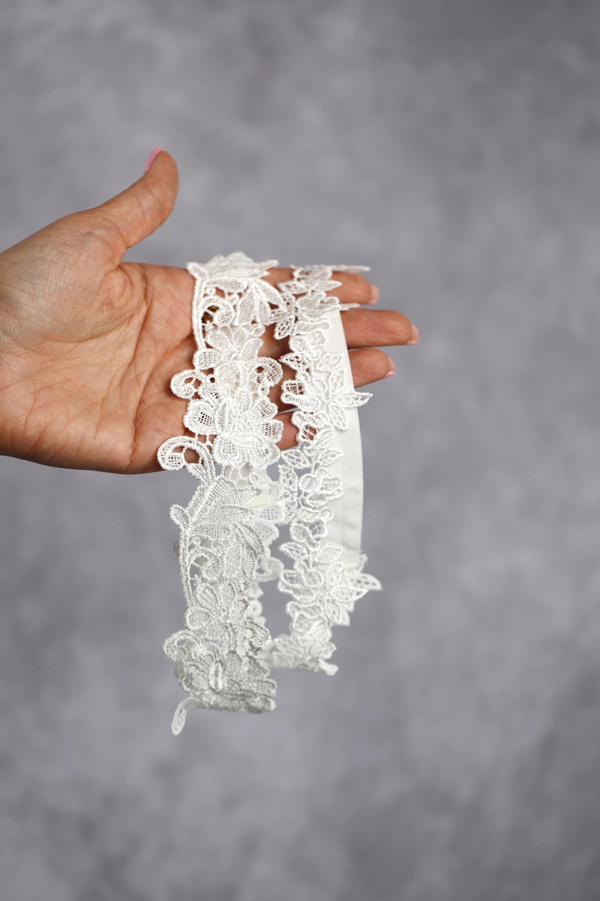 White lace wedding garter, lace toss bridal garter, wedding accessories, sexy lingerie, floral keepsake garter
