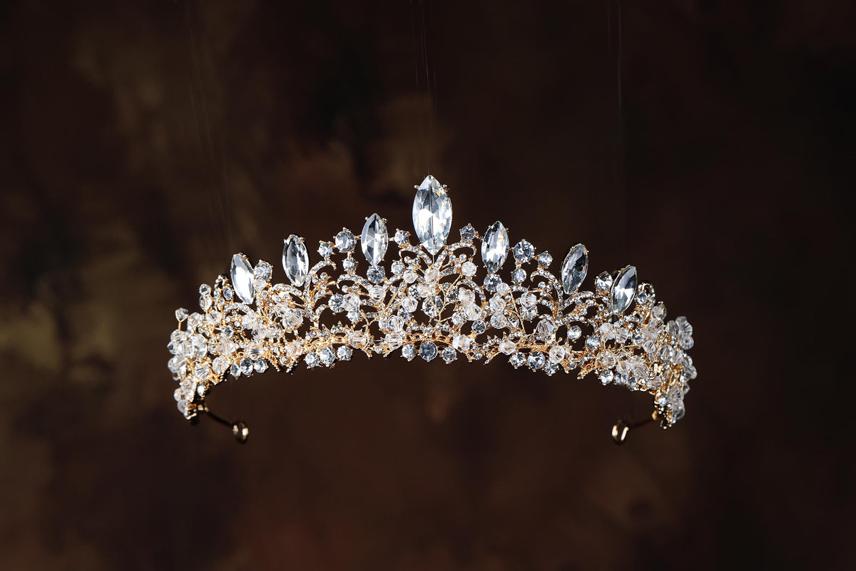 a tiara with a lot of diamonds on it