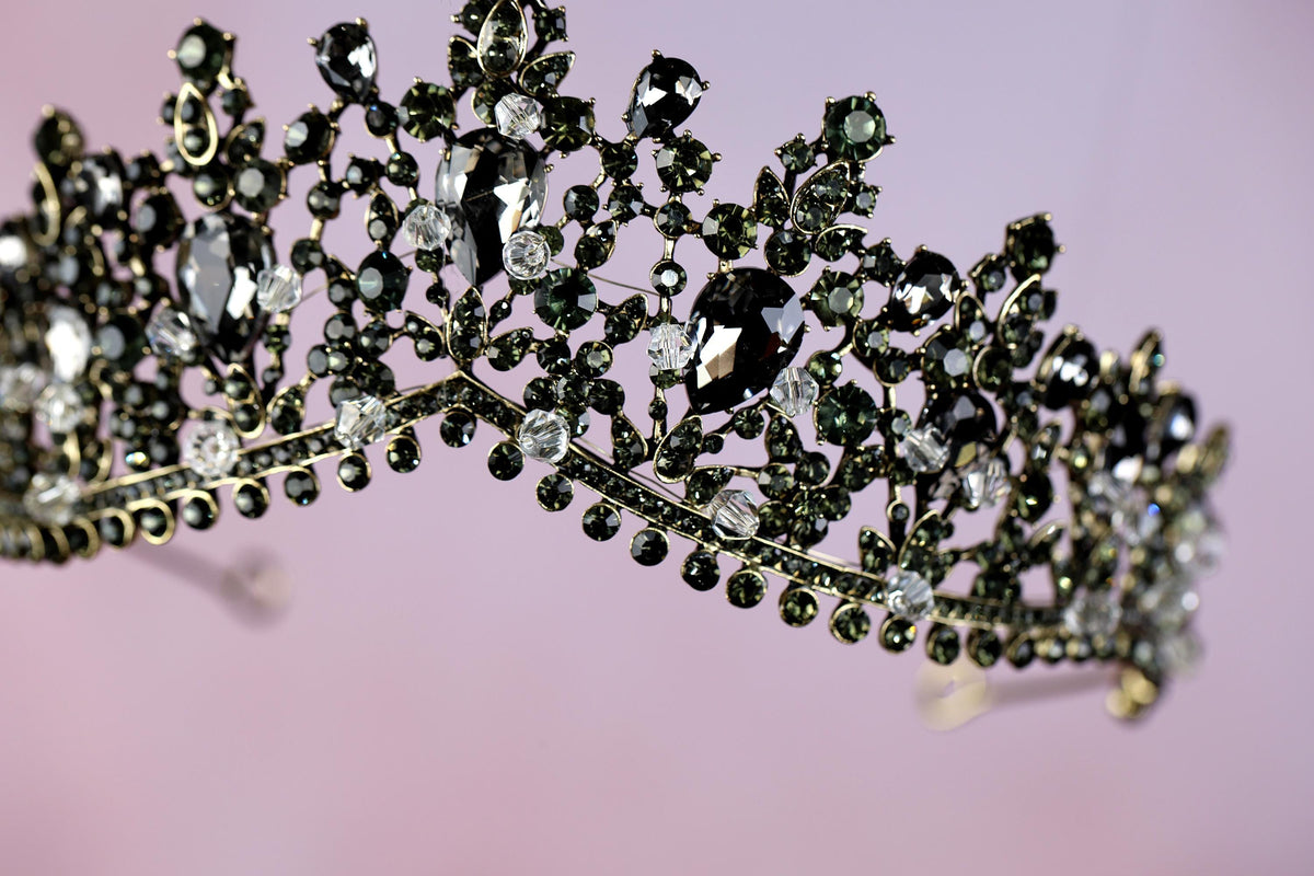 a tiara made of black and white stones