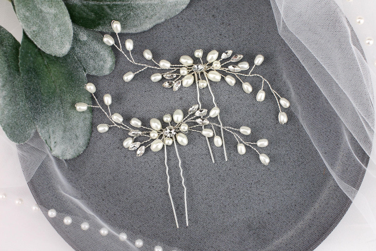 a close up of a piece of cloth with flowers on it