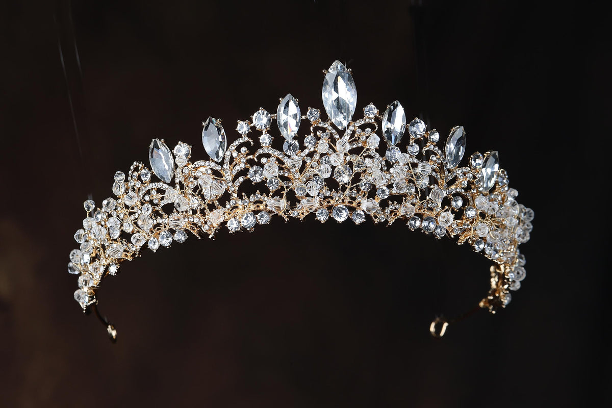 a tiara with a lot of diamonds on it