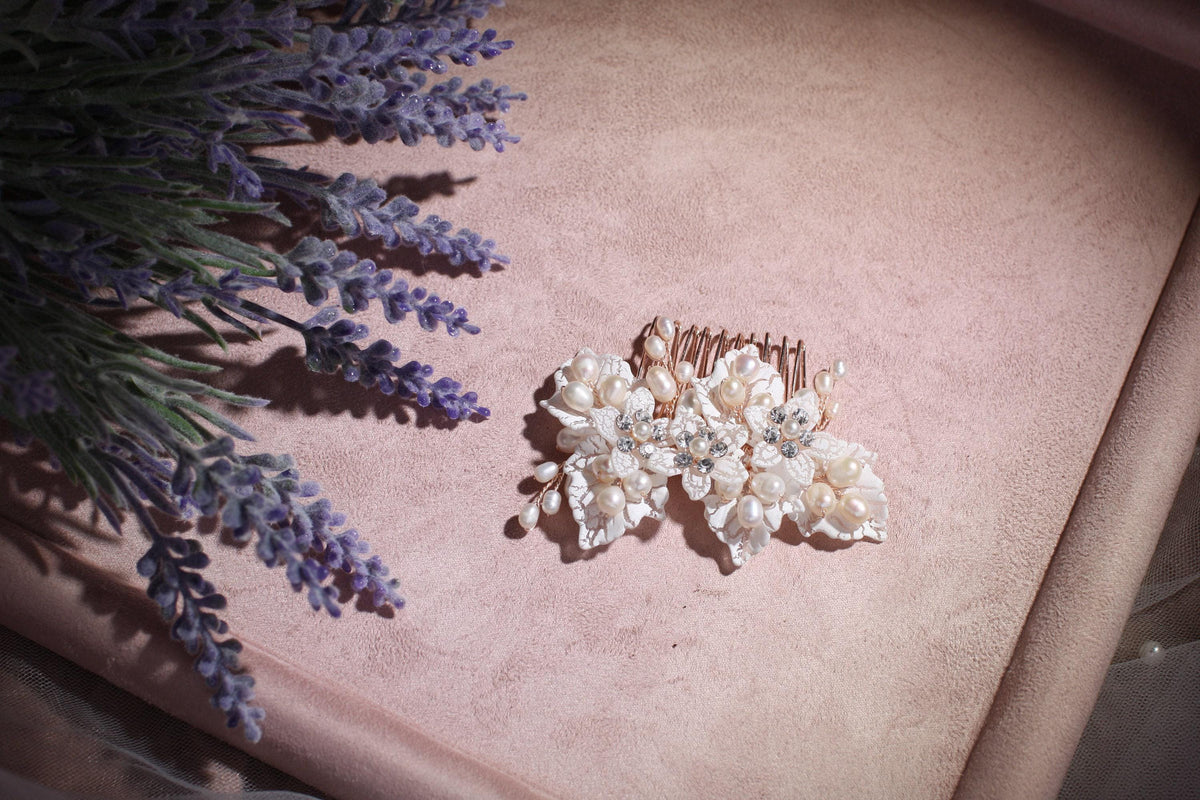 White Flower Pearl Wedding Hair Comb, Gold Bridal Hair Piece, 6 Inch