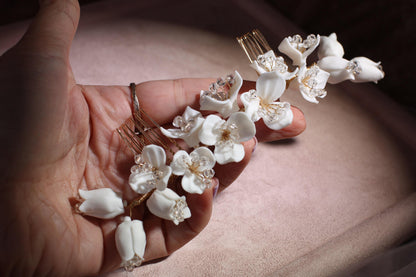 Vintage White Flower Bridal Comb, Crystal Wedding Hair Accessory