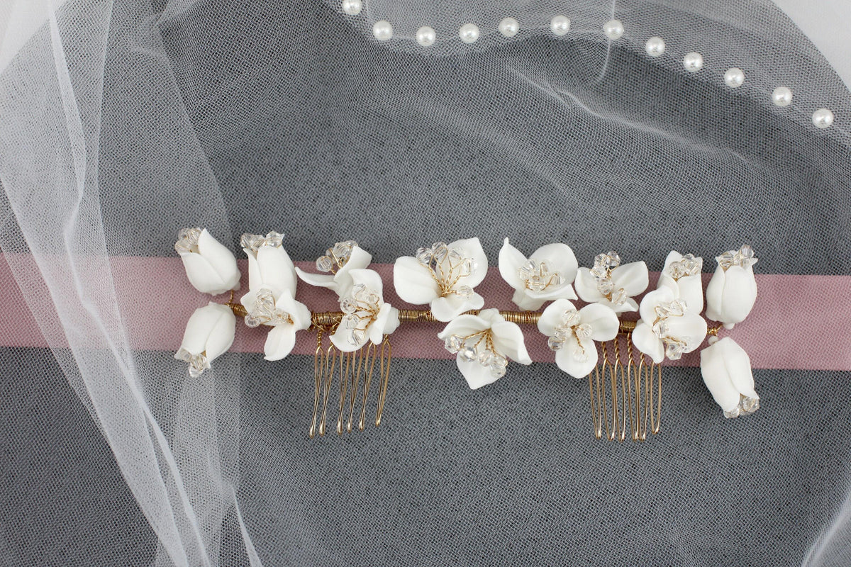 Vintage White Flower Bridal Comb, Crystal Wedding Hair Accessory