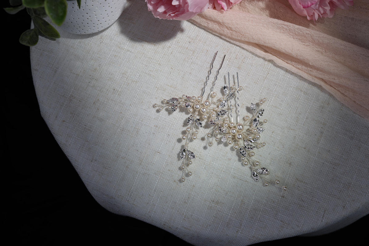 a close up of a piece of cloth with flowers on it