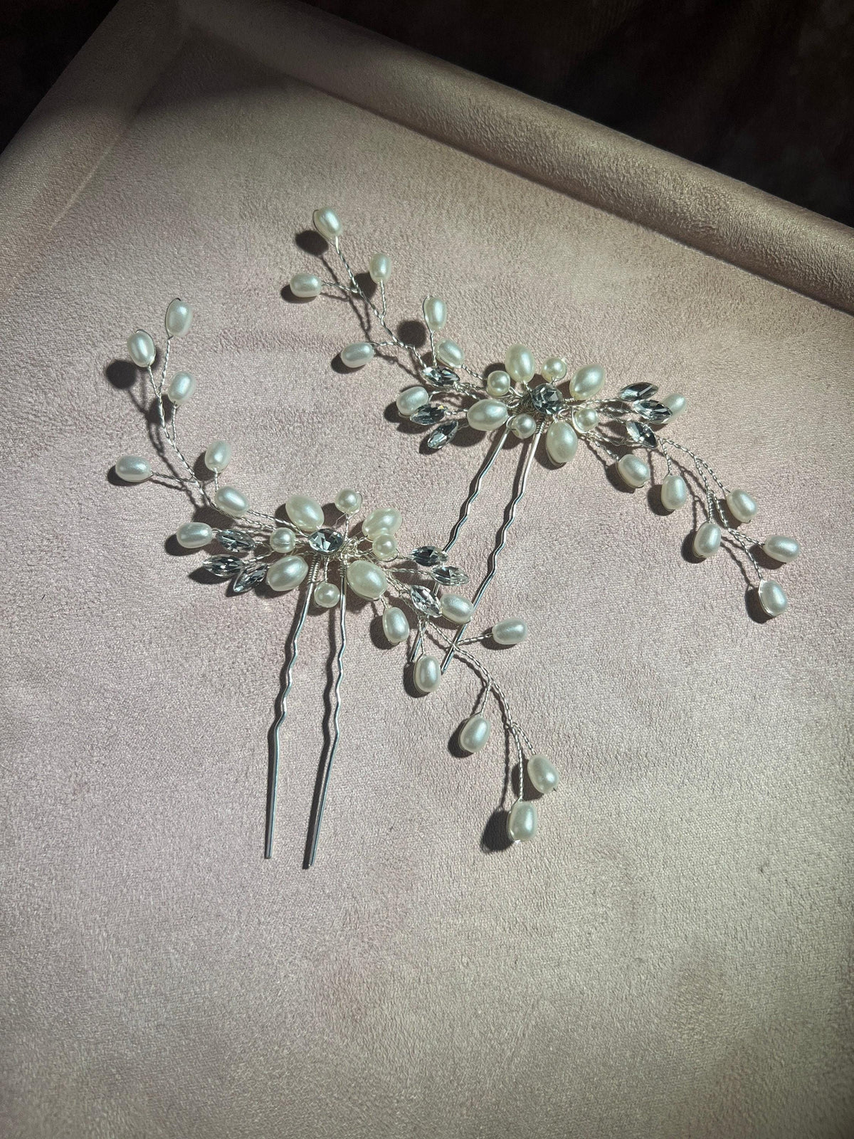 Pearl Bridal Hair Pins Set of 2, Crystal Wedding Hair Pieces for Bride