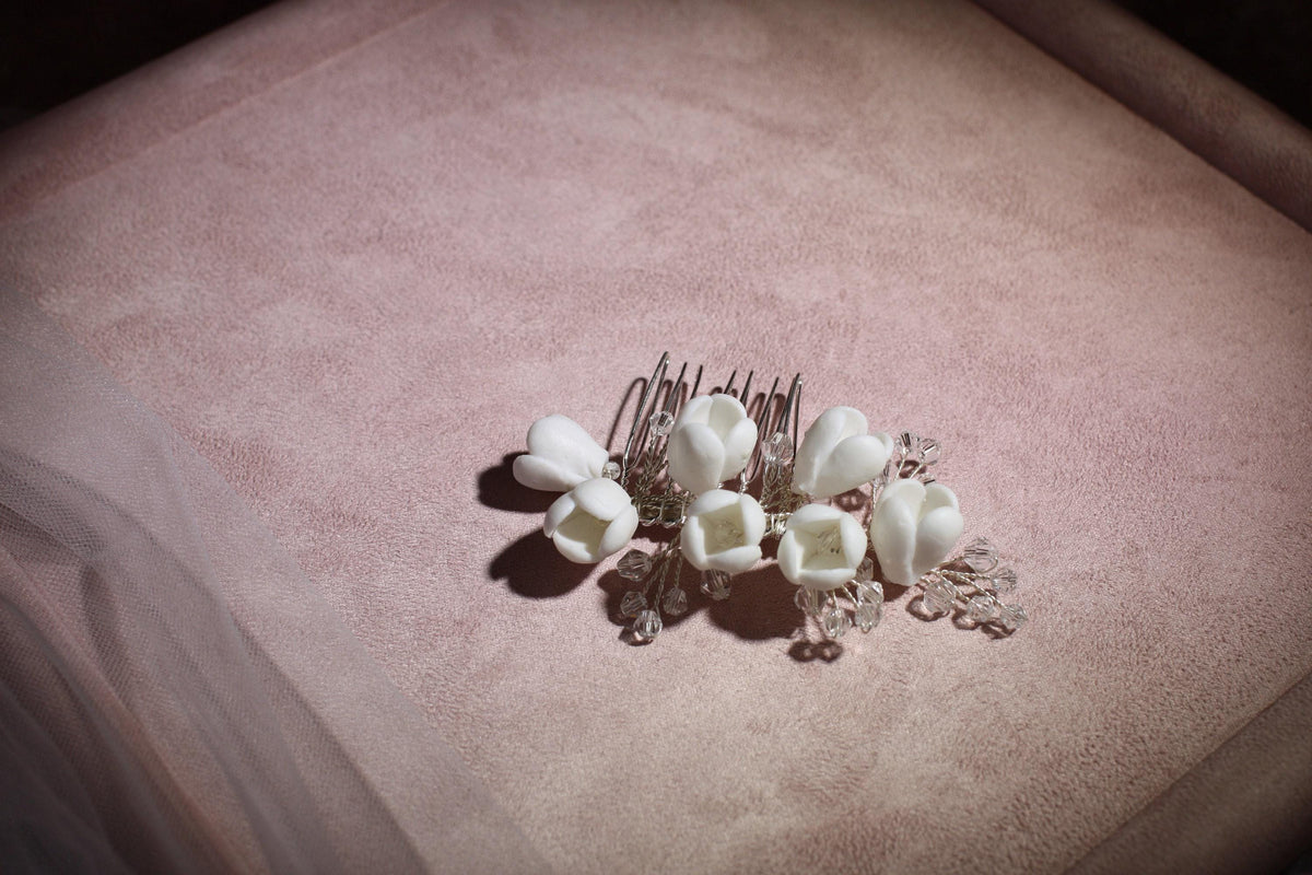 White Flower Bridal Hair Comb, Crystal Silver Wedding Hairpiece, 6 Inch