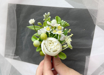 Green & White Rose Boutonniere: Groom Wedding Accessories