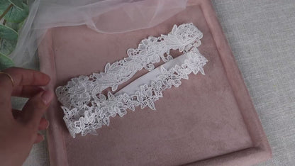 White lace wedding garter, lace toss bridal garter, wedding accessories, sexy lingerie, floral keepsake garter