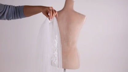 White Floral Lace Wedding Veil, Short Romantic Tulle Bridal Headpiece Flower Edge